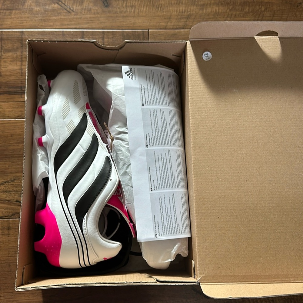 Selling women’s soccer cleats, they’re the Adidas Predator Precision.3 FG.
